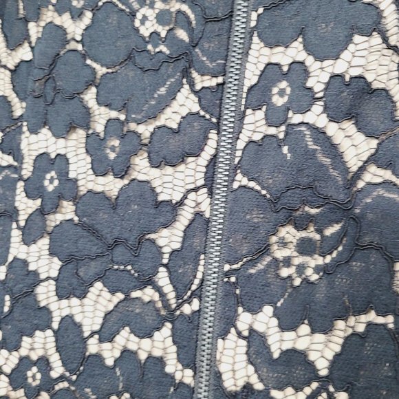 Vince Camuto Lace Shift Dress Bell Sleeves Semi Formal Scoop Neckline Womens 8 - Picture 7 of 12